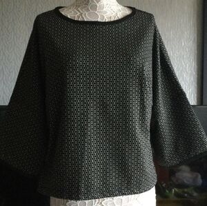 Max Studio London Black and White Patterned Blouse Size MEDIUM